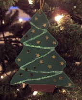 Craft a tree ornament with free printable craft instructions from Craft Elf